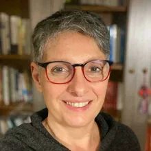 Catalina Catuna, hypnothérapeute et coach PNL certifiée à Bussy-Saint-Georges